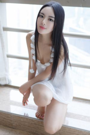 女子拍下偷窺全過程-加長版全集免費播放